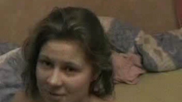 Орос охин Лола хайртдаа өгзөг рүүгээ сексдэж байна