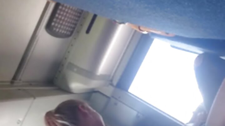 Тургай тамирчин Ариа Валенсиа дасгалжуулагчтайгаа секс хийж байна