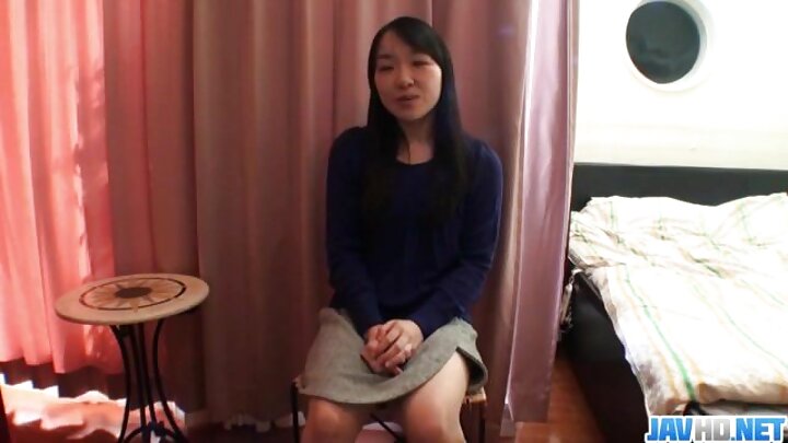 Нэг залуу секс чат ашиглахаас нь сэргийлэхийн тулд янхантай секс хийж байна