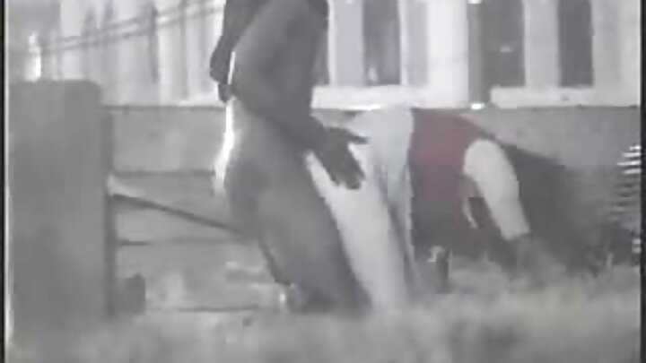 Нэгэн залуу эгчийнхээ Латин эмэгтэй найзыг секс хийжээ